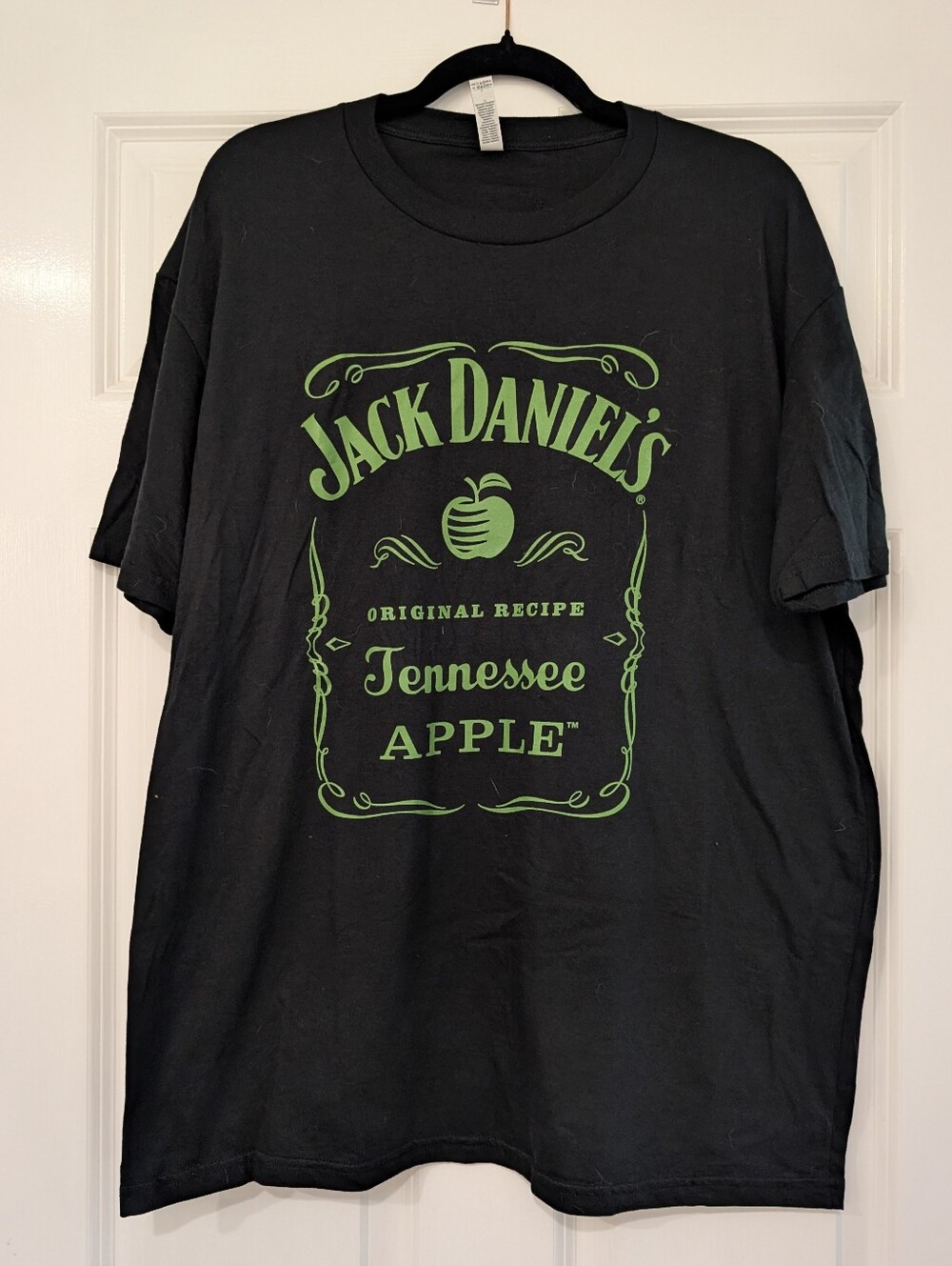 Jack Daniels Black Tennessee Apple Graphic Tee XL